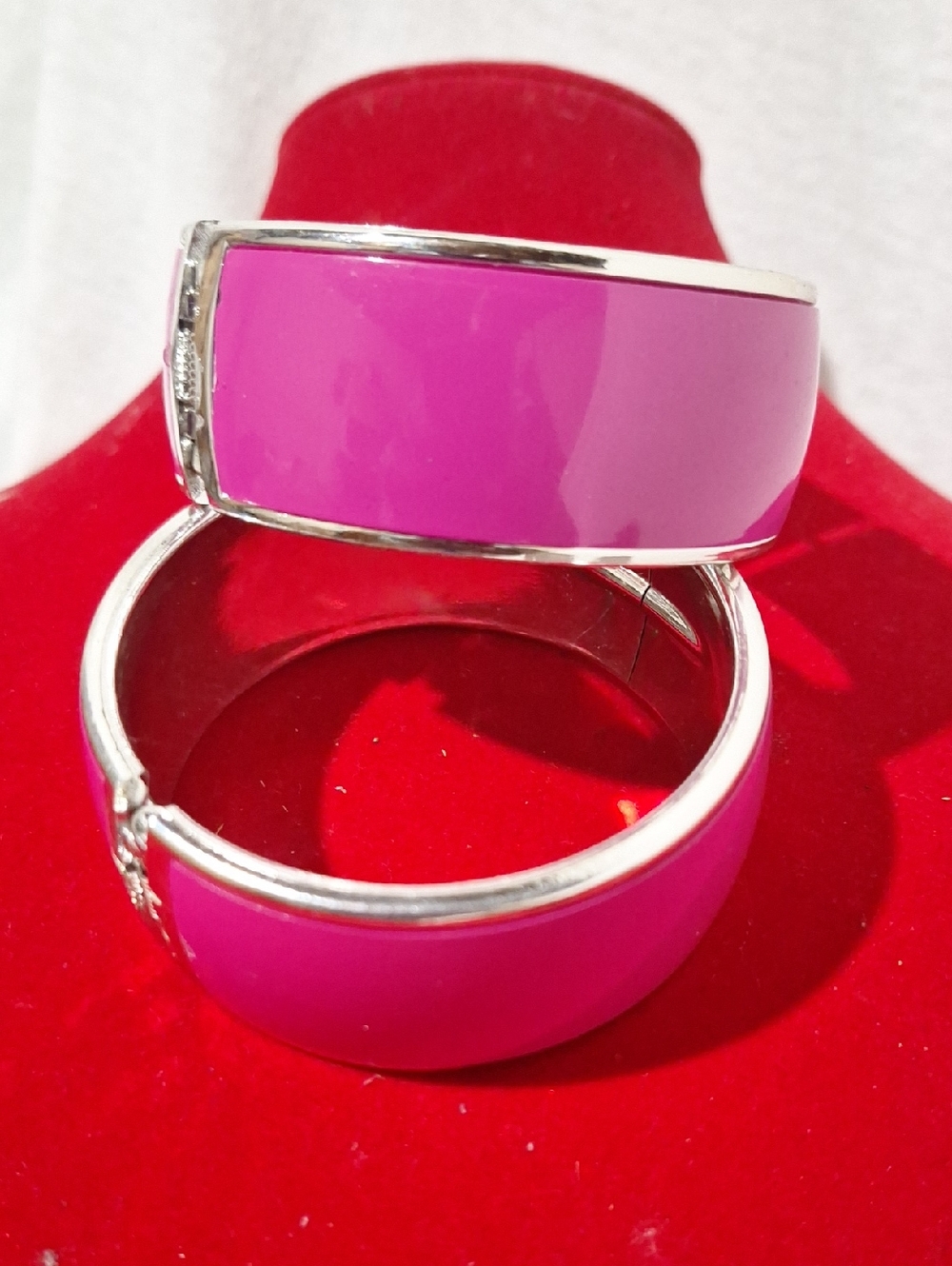 Women’s Pink Enamel Hinge Bangle Bracelet - Fashion Jewelry